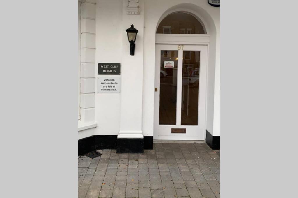 Luxury 2 Beds Apartment By The Sea Bournemouth Exteriör bild