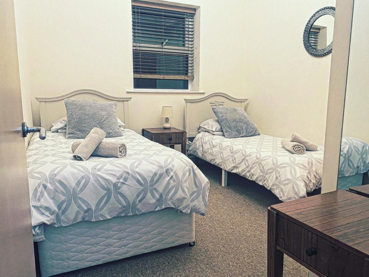 Luxury 2 Beds Apartment By The Sea Bournemouth Exteriör bild