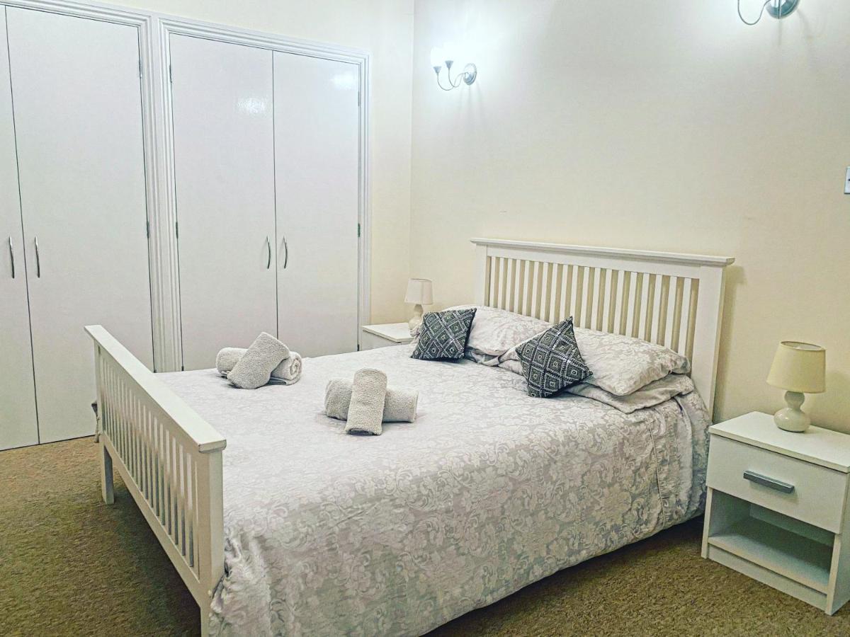 Luxury 2 Beds Apartment By The Sea Bournemouth Exteriör bild